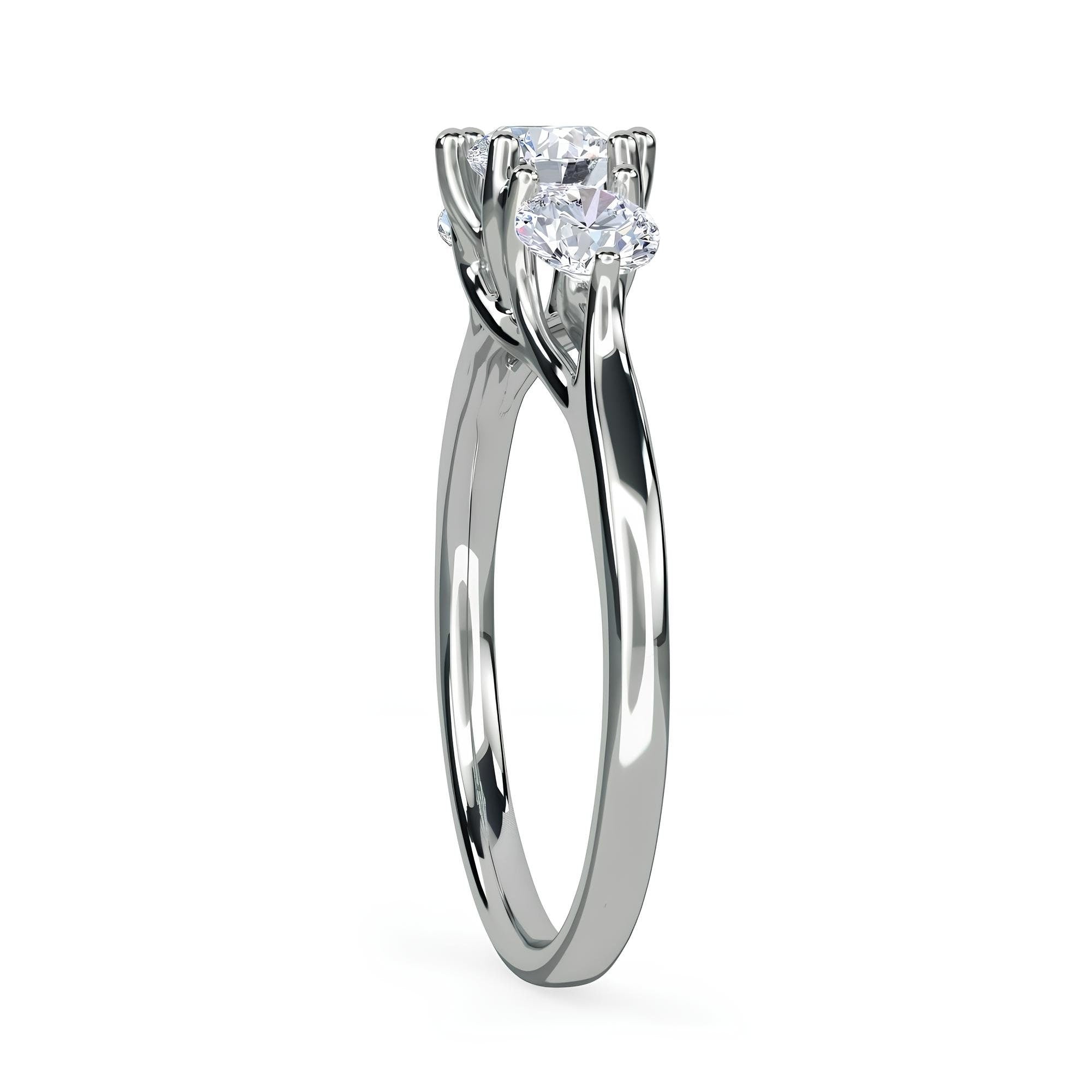 Sparkling Love: Three-Stone Lab-Grown Diamond Engagement Ring in VS/SI – Perfect Promise or Wedding Ring in 14K Gold